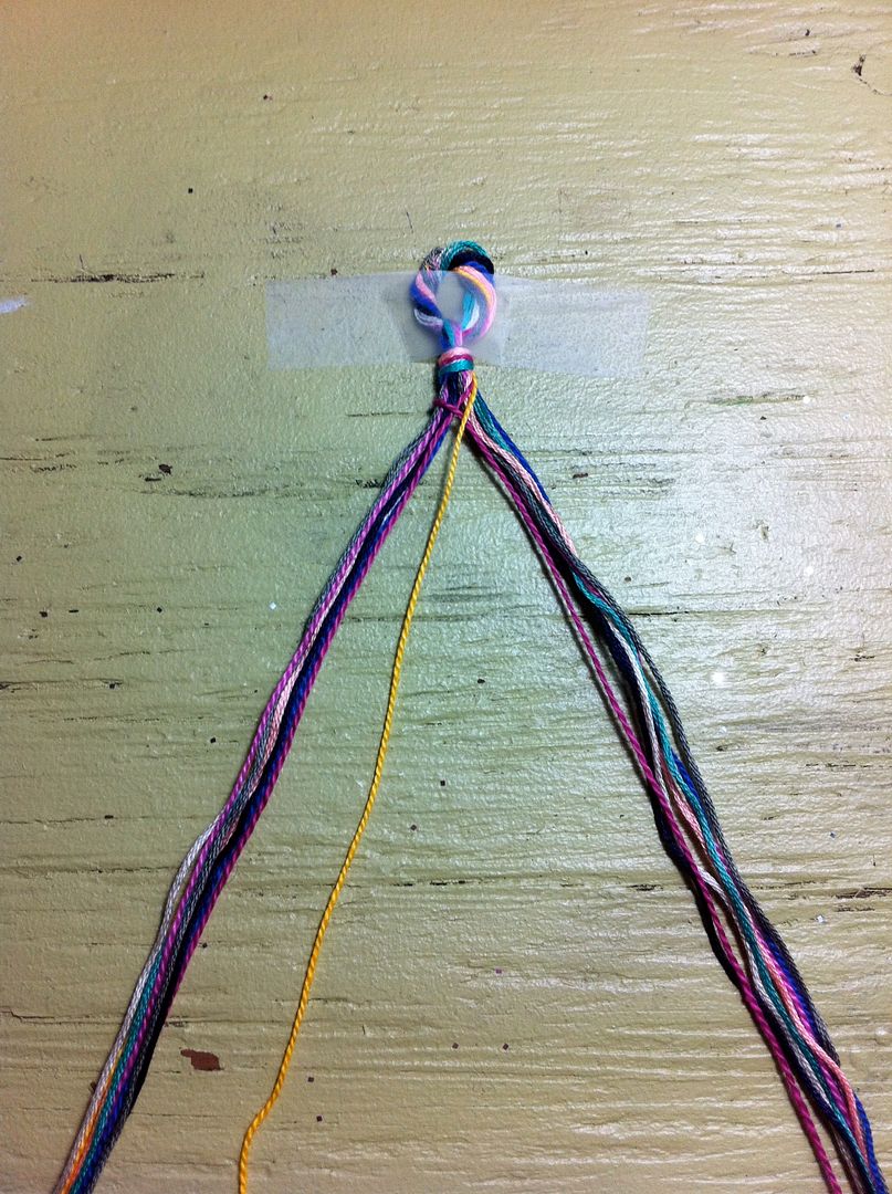 DIY FISHTAIL FRIENDSHIP (BRACELET)